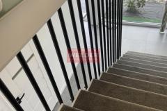 Balustrada-Harfa-loft-noowczesna-Malowana-1
